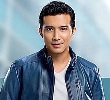 http://margit2.hu/forumba-alairasok/aaron-aziz2.jpg