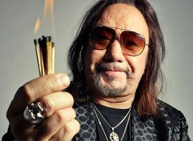 http://margit2.hu/forumba-alairasok/ace-frehley2.jpg