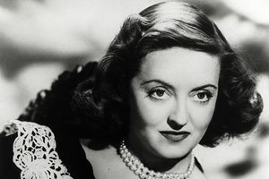 http://margit2.hu/forumba-alairasok/bette-davis.jpg