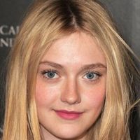 http://margit2.hu/forumba-alairasok/dakota-fanning2.jpg