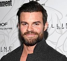 http://margit2.hu/forumba-alairasok/daniel-gillies3.jpg