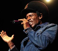 http://margit2.hu/forumba-alairasok/eddy-grant3.jpg