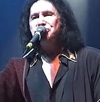 http://margit2.hu/forumba-alairasok/gene-simmons3.jpg