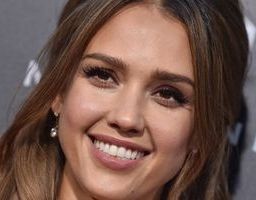 http://margit2.hu/forumba-alairasok/jessica-alba2.jpg