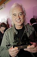 http://margit2.hu/forumba-alairasok/jimmy-page3.jpg