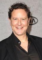 http://margit2.hu/forumba-alairasok/judge-reinhold2.jpg