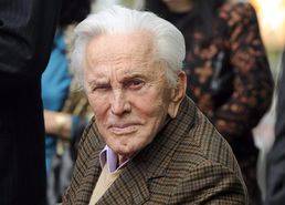 http://margit2.hu/forumba-alairasok/kirk-douglas-100eves-2016.jpg
