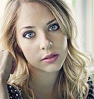 http://margit2.hu/forumba-alairasok/mackenzie-porter2.jpg