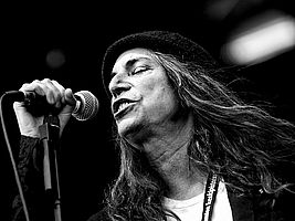 http://margit2.hu/forumba-alairasok/patti-smith2.jpg