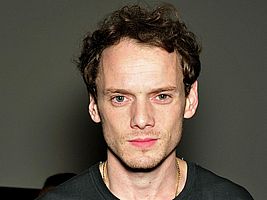 http://margit2.hu/forumba-kepek/anton-yelchin2.jpg