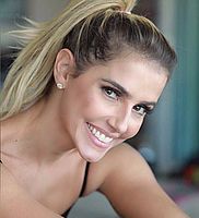 http://margit2.hu/forumba-kepek/deborah-secco.jpg