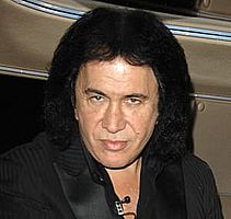 http://margit2.hu/forumba-kepek/gene-simmons2.jpg