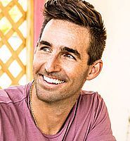http://margit2.hu/forumba-kepek/jake-owen3.jpg