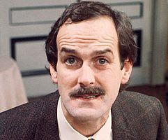http://margit2.hu/forumba-kepek/john-cleese.jpg