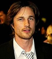 http://margit2.hu/forumba-kepek/martin-henderson.jpg