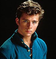 http://margit2.hu/forumba-kepek/maxwell-caulfield.jpg