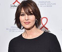 http://margit2.hu/forumba-kepek/monica-bellucci3.jpg