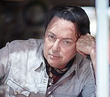 http://margit2.hu/forumba-kepek/stephen-duffy3.jpg