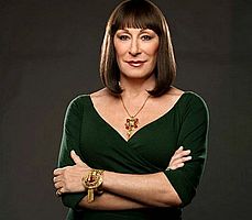 http://margit2.hu/forumba-kepek2/anjelica-huston2.jpg