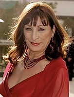 http://margit2.hu/forumba-kepek2/anjelica-huston3.jpg