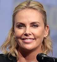 http://margit2.hu/forumba-kepek2/charlize-theron2.jpg