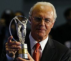 http://margit2.hu/forumba-kepek2/franz-beckenbauer2.jpg