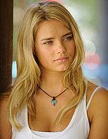 http://margit2.hu/forumba-kepek2/indiana-evans.jpg