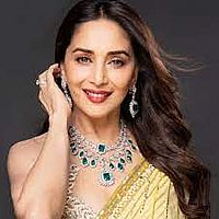 http://margit2.hu/forumba-kepek2/madhuri-dixit2.jpg