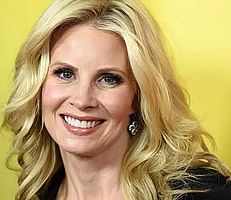 http://margit2.hu/forumba-kepek2/monica-potter3.jpg