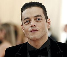 http://margit2.hu/forumba-kepek2/rami-malek3.jpg