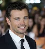 http://margit2.hu/forumba-kepek2/tom-welling.jpg
