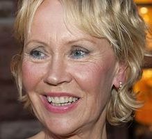 https://margit2.hu/forumba-alairasok/agnetha-ase-faltskog3.jpg