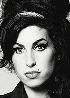 https://margit2.hu/forumba-alairasok/amy-winehouse3.jpg