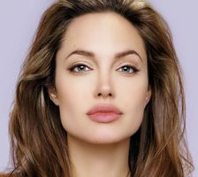 https://margit2.hu/forumba-alairasok/angelina-jolie2.jpg