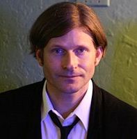 https://margit2.hu/forumba-alairasok/crispin-glover1.jpg