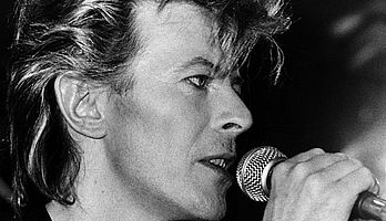 https://margit2.hu/forumba-alairasok/david-bowie1.jpg