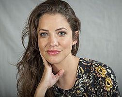 https://margit2.hu/forumba-alairasok/julie-gonzalo3.jpg