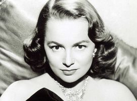 https://margit2.hu/forumba-alairasok/olivia-de-havilland2.jpg