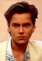 https://margit2.hu/forumba-alairasok/river-phoenix2.jpg
