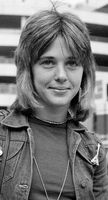 https://margit2.hu/forumba-alairasok/suzi-quatro.jpg