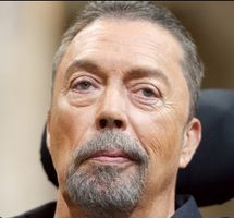 https://margit2.hu/forumba-alairasok/tim-curry3.jpg