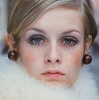 https://margit2.hu/forumba-alairasok/twiggy-lawson.jpg