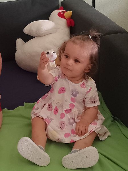 https://margit2.hu/forumba-csaladi-kepek/2026-tol/2-h-kutyat-nez-20260808.jpg
