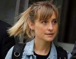 https://margit2.hu/forumba-kepek/allison-mack.jpg