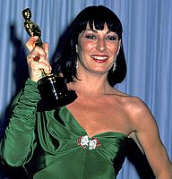 https://margit2.hu/forumba-kepek/anjelica-huston.jpg