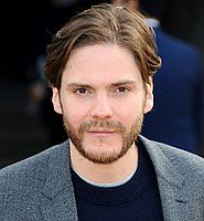 https://margit2.hu/forumba-kepek/daniel-bruhl2.jpg