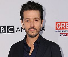 https://margit2.hu/forumba-kepek/diego-luna2.jpeg