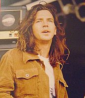 https://margit2.hu/forumba-kepek/eddie-vedder.jpg