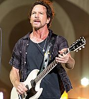 https://margit2.hu/forumba-kepek/eddie-vedder3.jpg