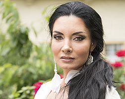https://margit2.hu/forumba-kepek/gregor-bernadett2.jpg